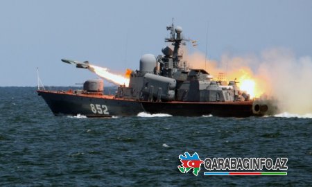 Rusiya hərbi gəmiləri Bakıda - FOTO